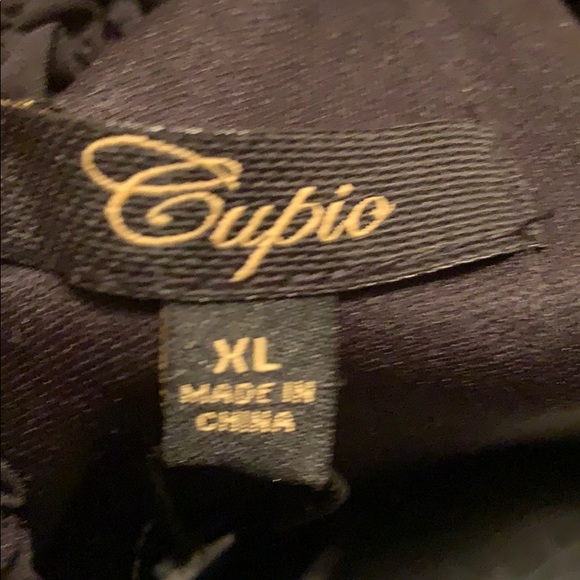 Black Sleeveless Dress - Halter Like - Picture 4 of 4